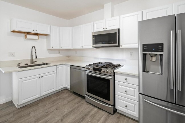 Building Photo - Charming 1 Bedroom, 1 Bathroom Apartment