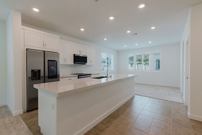 Building Photo - Charming 4 Bedroom 3.5 Bath in Carmel Mountain Ranch