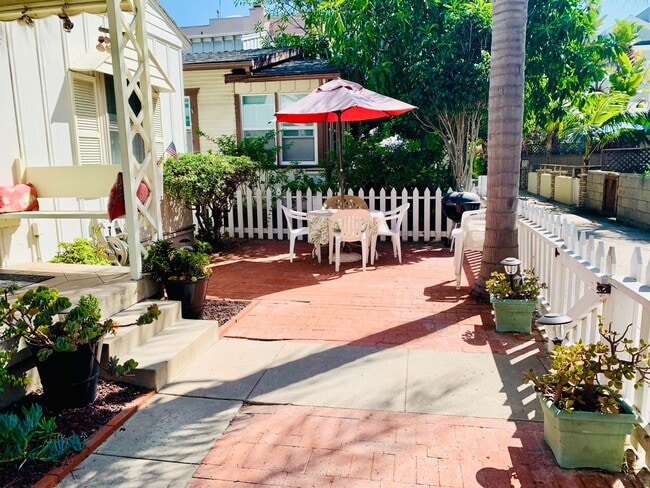 Photo - MISSION BEACH COTTAGE 2BD/1BA - FULLY FURNISHED - Available September 8, 2026 - 6/25/27 Unit 810 Ostend Court