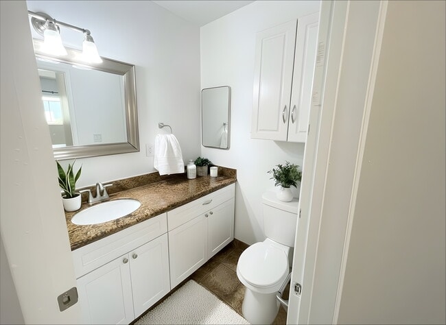 Photo - 1522 N Harvard St