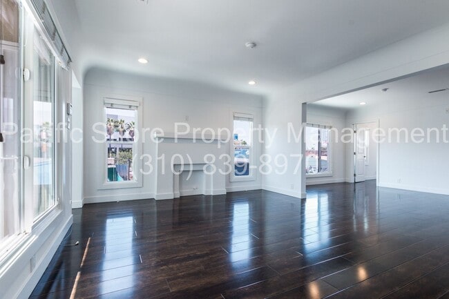 Photo - Mullen Duplex Unit 1295