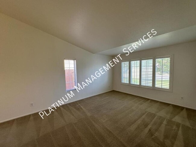 Photo - 1611 Kings Rd