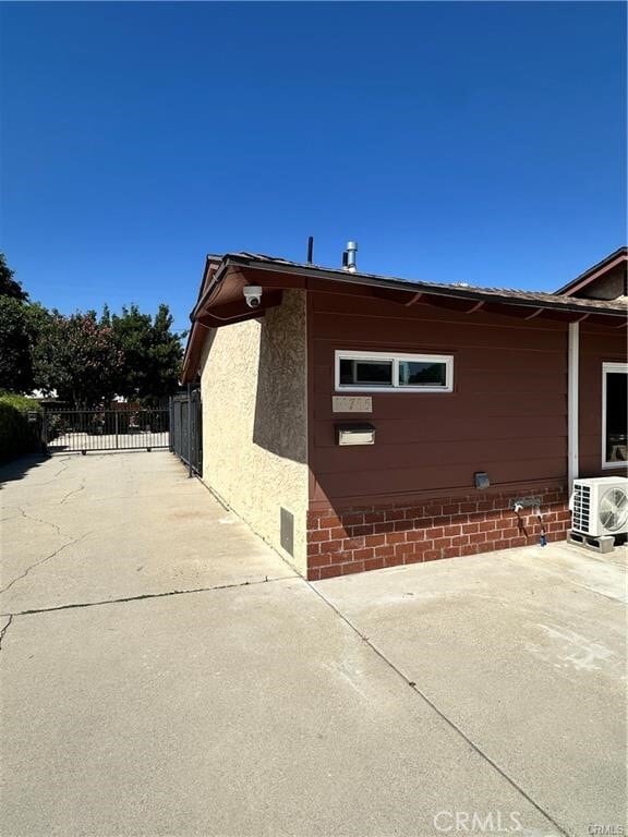 Photo - 11713 Killian St