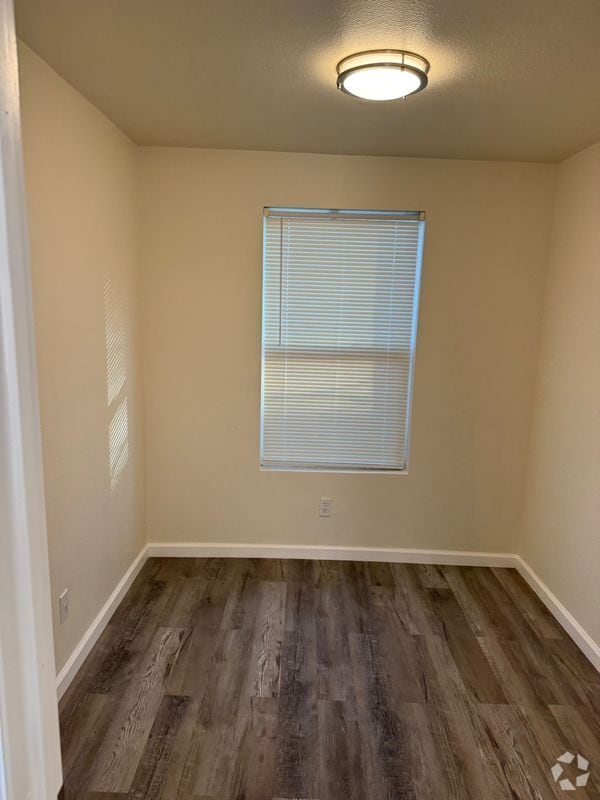 Building Photo - 230 N Inez St Rental