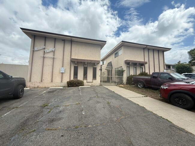 Building Photo - 4530 Vandever Ave