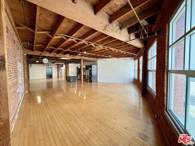 Building Photo - 500 Molino St Unit 201 Rental