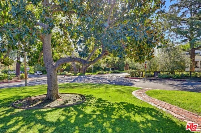 Photo - 12005 Hesby St