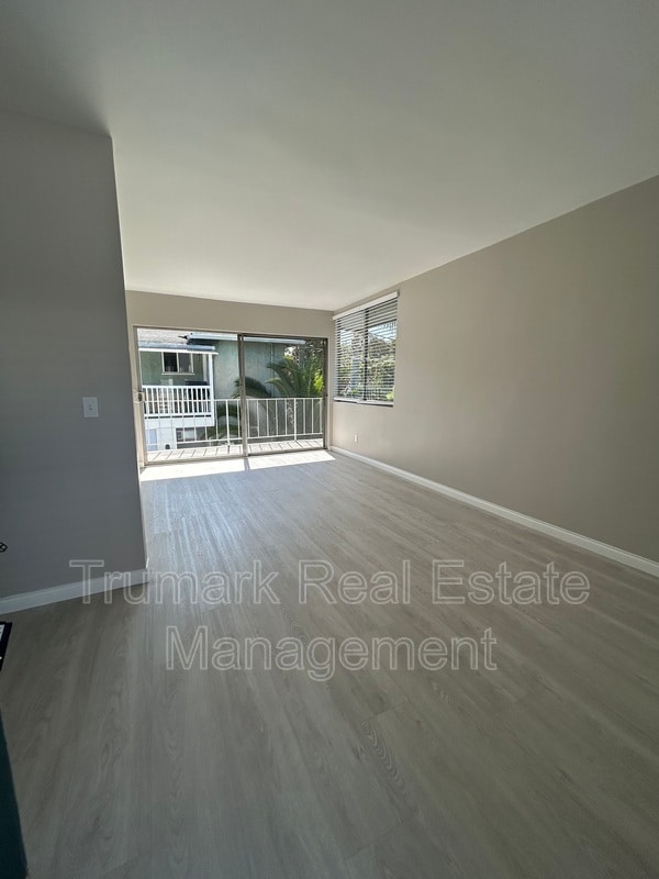 Building Photo - 1005 E Garfield Ave Unit 5 Rental