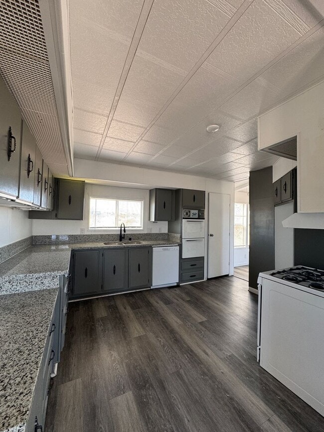 Photo - Beautiful fully remodeled 3 bedroom