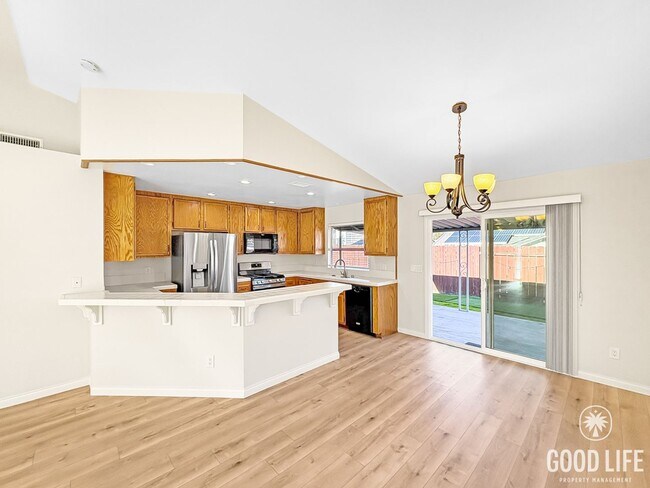 Photo - Bright Modern Home in Twin Oaks Golf Course