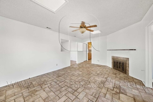 Photo - Single-Story 3 Bed with Covered Patio & Gated Yard