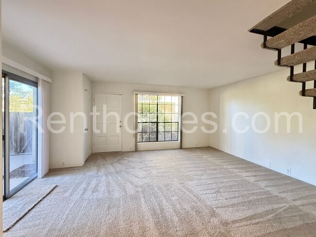 Photo - 9628-32 Caminito Del Feliz, Spacious Townhome in Great Community Close to UCSD!