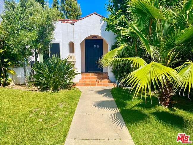 Photo - 1006 N Crescent Heights Blvd