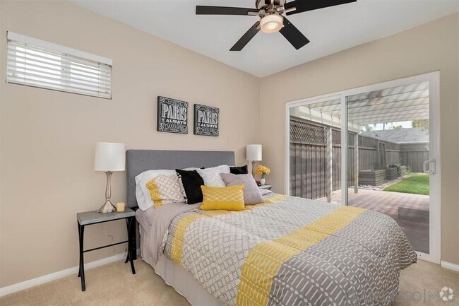 Building Photo - !!!CHARMING 4 BED 1 BATH HOME, DETACHED GA...
