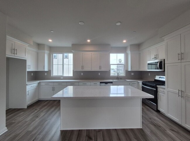 Photo - 2137 Cumberland