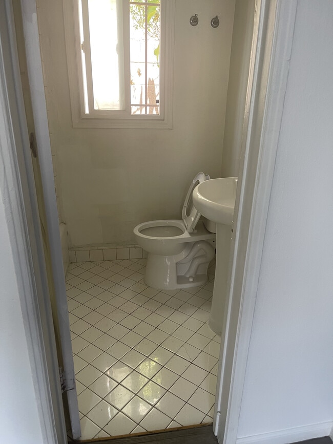 Photo - 1812 S Curson Ave Unit 1812