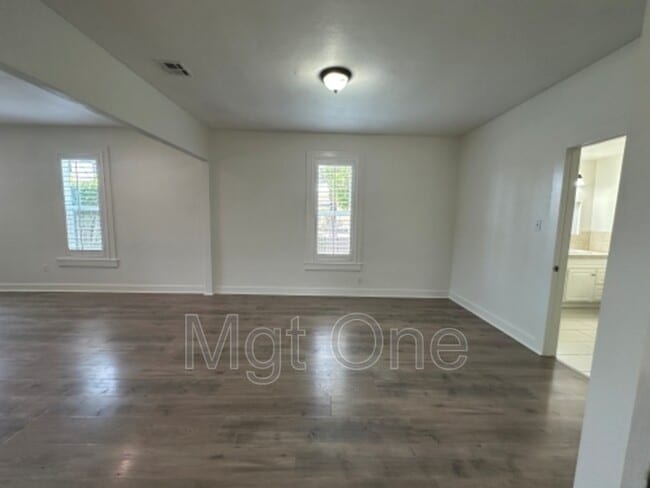 Photo - 2893 Denton St