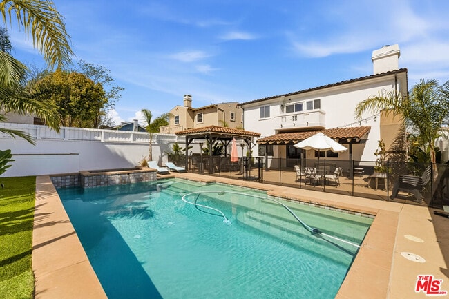 Photo - 1832 11th St