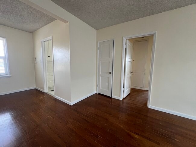 Photo - 3927 W 105th St Unit C