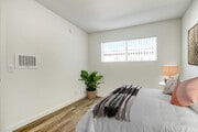 Photo - De Soto Valley Apartments