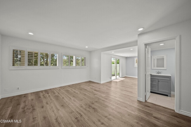 Photo - 736 Masterson Dr