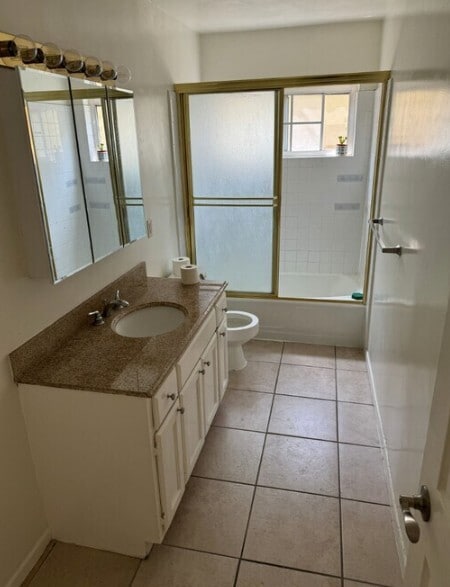 Photo - 404 E Hyde Park Blvd