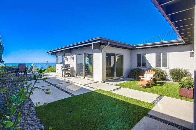 Stunning Ranch-Style Home with Breathtakin... - Stunning Ranch-Style Home with Breathtakin...