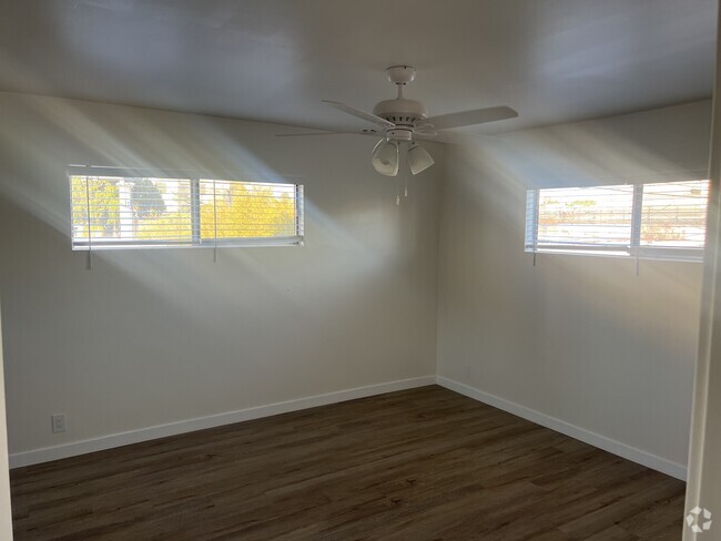 Building Photo - 1414 S Orange Grove Ave Unit 5 Rental
