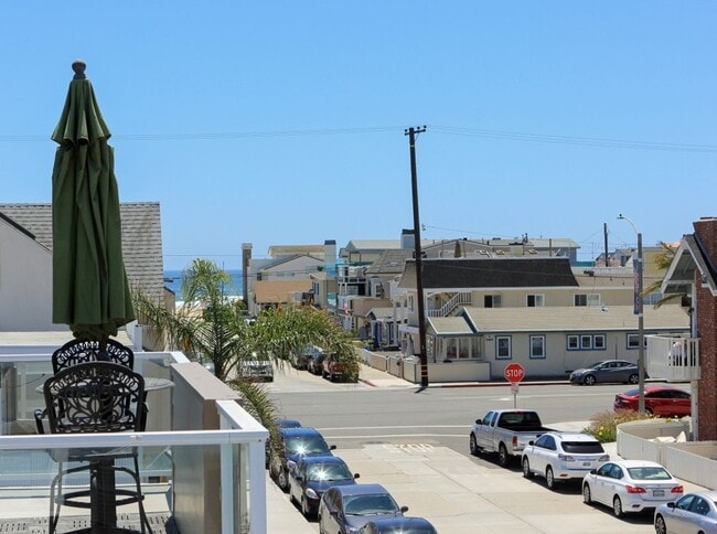 Building Photo - Upgraded 2 BD/ 2 BA on Newport Beach Penin... Rental