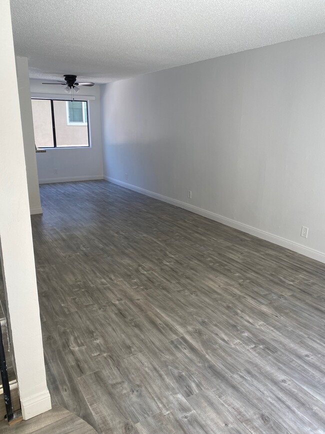 Photo - 7308 Haskell Ave Apartments Unit 13