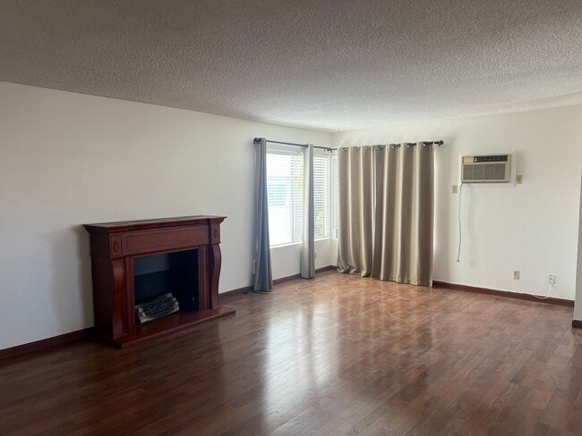 Photo - 2 bedroom 2 bath duplex for rent in Kensington!