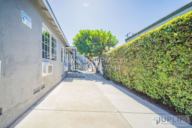 Photo - 4235 Swift Ave