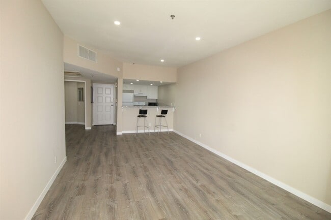 Photo - Remodeled Condo in Central Oxnard Gated Community!