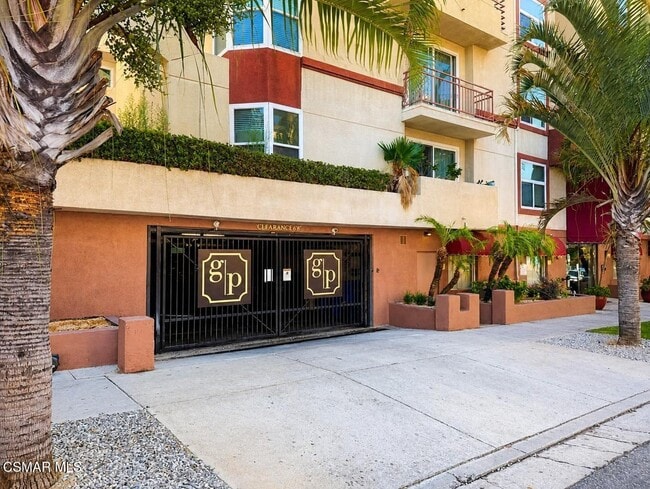 Photo - 620 S Gramercy Pl