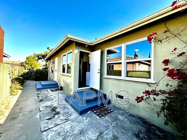 Photo - 2312 Ocean Park Blvd