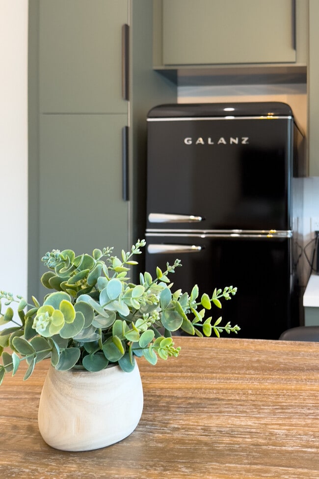 Photo - 8044 Nestle Ave