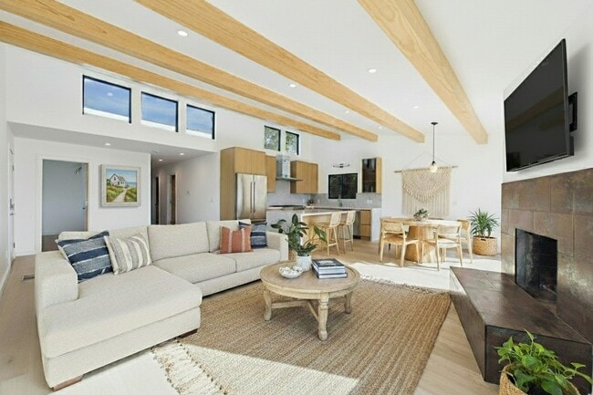 Photo - 2282 Whitney Ave