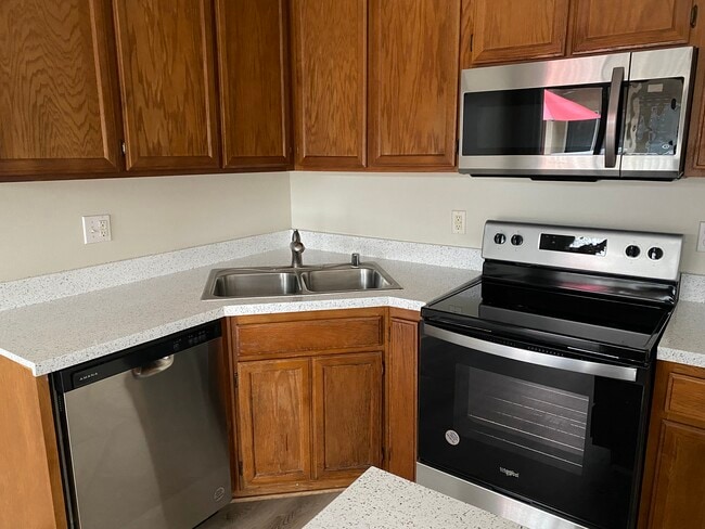 Photo - 9825 Topanga Canyon Blvd Unit 18