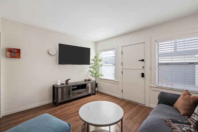 Photo - 1634 Bayview Dr Unit A