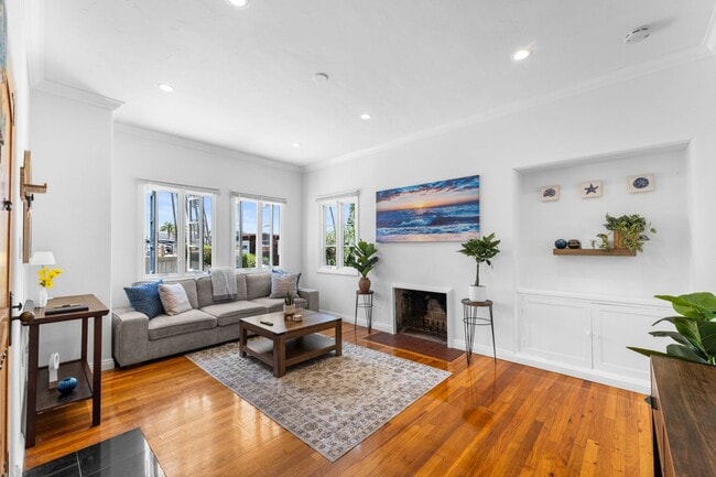 Charming 2 Bed 1 bath "fully furnished mon... - Charming 2 Bed 1 bath "fully furnished mon... House