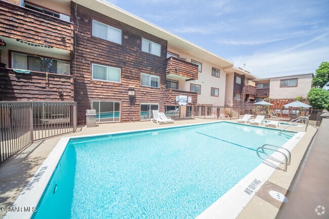 Building Photo - 5403 Newcastle Ave Unit 66 Rental