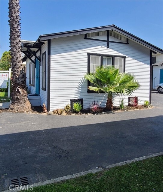 Photo - 1848 Temple Ave