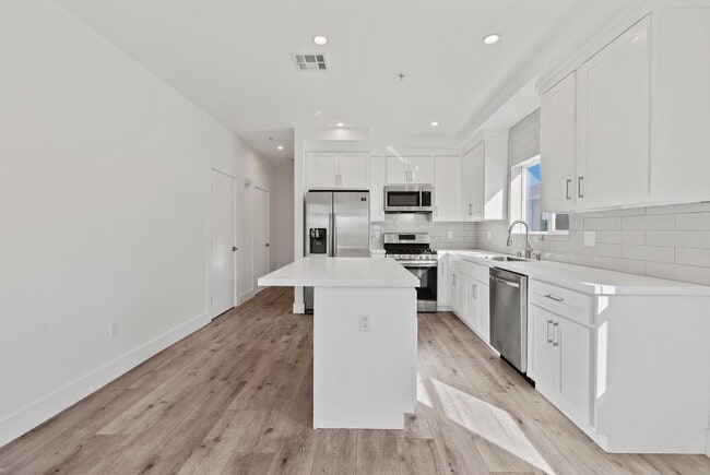 Photo - 1127 Browning Blvd