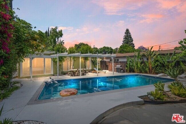 Building Photo - 22621 Dolorosa St Rental