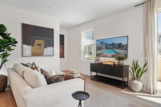 Photo - 2010 Avenida Senna