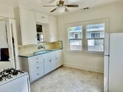 Photo - 909-902 Stillman Ave