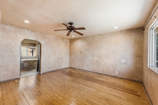 Photo - 8743 Topanga Canyon Blvd