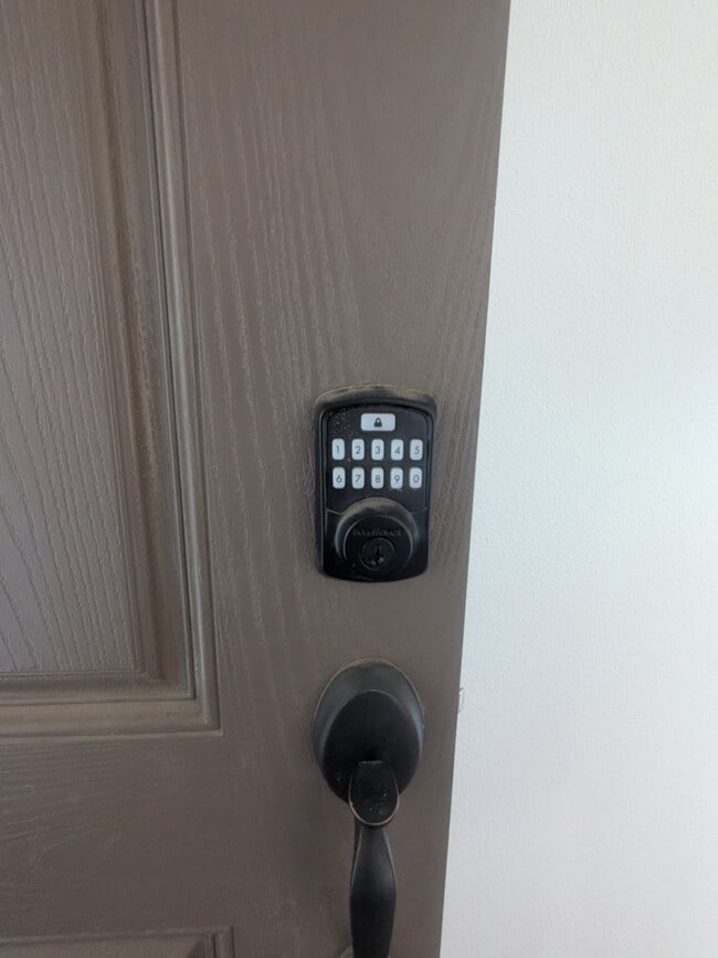 Photo - 1301 Iguana Cir