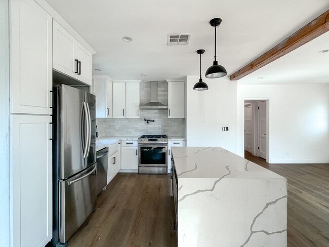 Building Photo - 1865 Unit 13053