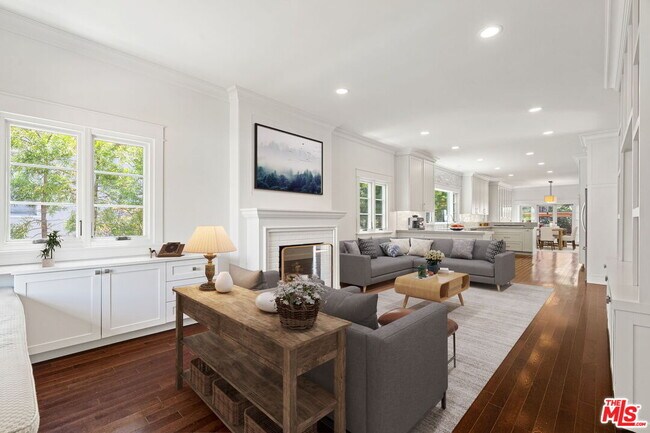 Photo - 2347 Parnell Ave